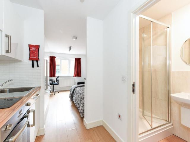 Studio for rent in Bede Island, Old Wharf
