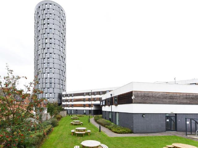 Studio for rent in Bede Island, Old Wharf