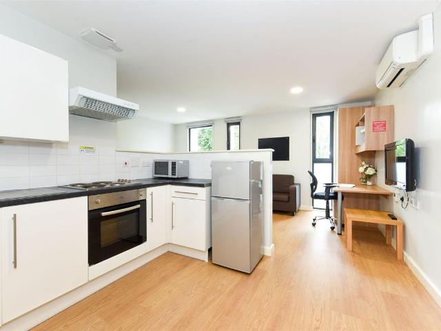 Studio for rent in Bede Island, Old Wharf