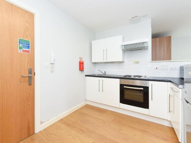 Studio for rent in Bede Island, Old Wharf