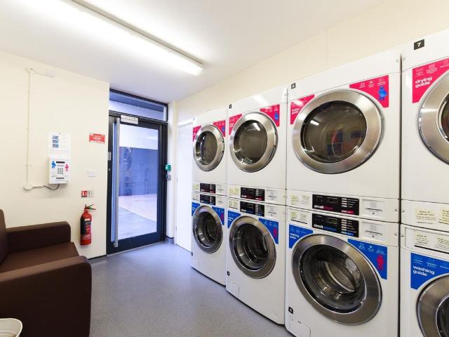 Studio for rent in Bede Island, Old Wharf