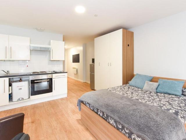 Studio for rent in Bede Island, Old Wharf