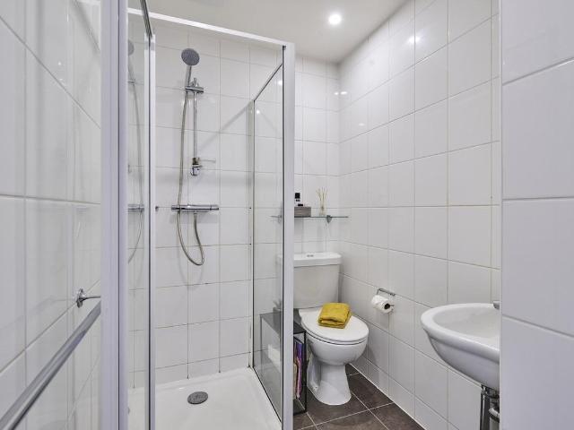 Studio for rent in Bede Island, Old Wharf
