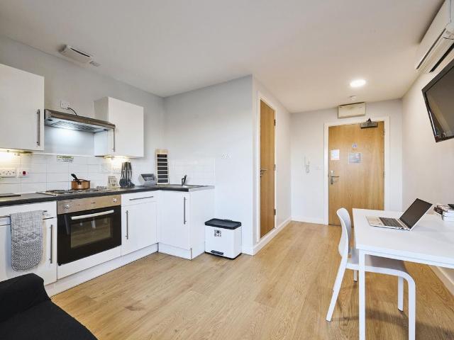 Studio for rent in Bede Island, Old Wharf