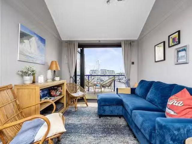 Apartment for rent in Roedean