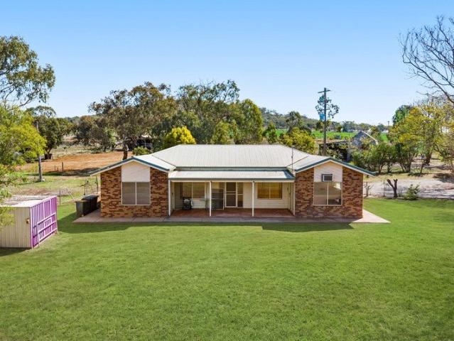 Cottage for sale in Nobby, Queensland