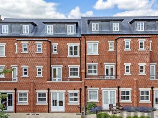House for sale in Navestock Side, Essex
