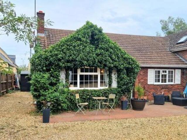 House for sale in Hampton Green, Cambridgeshire