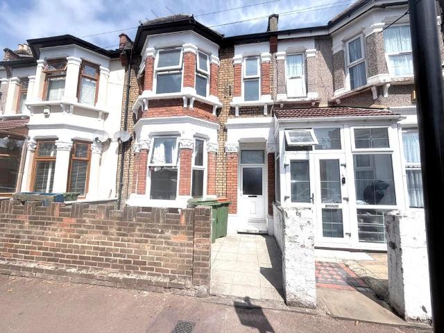 House for rent in Plashet, Greater London