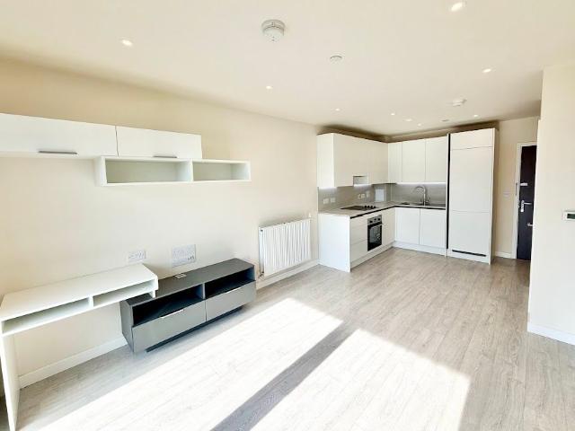 Apartment for rent in Kodak, Greater London