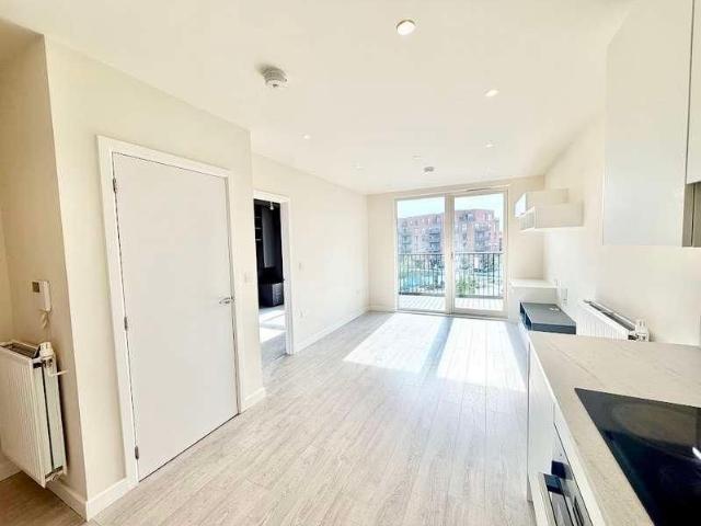 Apartment for rent in Kodak, Greater London