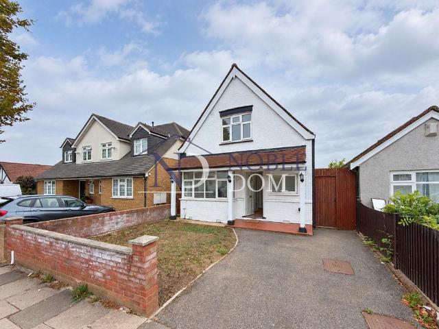 House for rent in London Borough of Ealing, Greater London