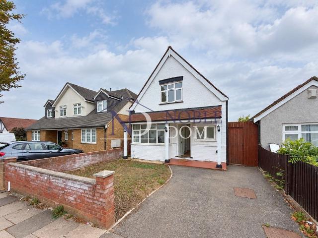 House for rent in London Borough of Ealing, Greater London