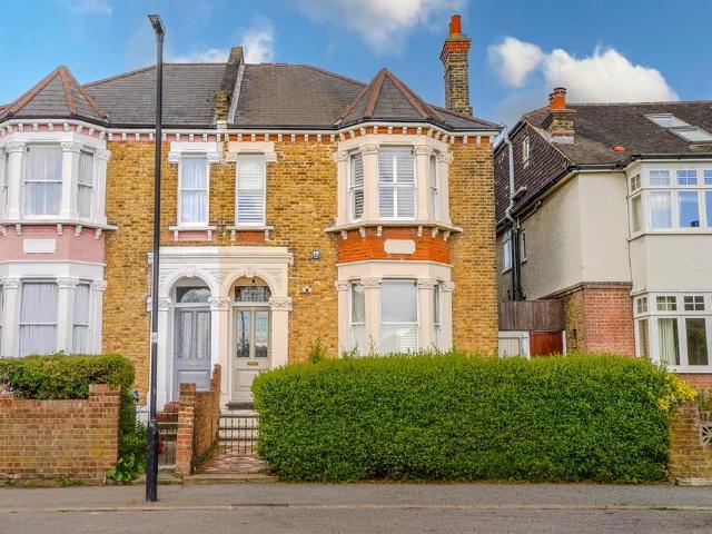 House for rent in Tulse Hill, Greater London