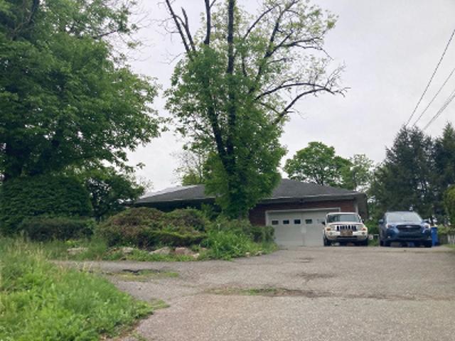 House for sale in Kendall Park, New Jersey