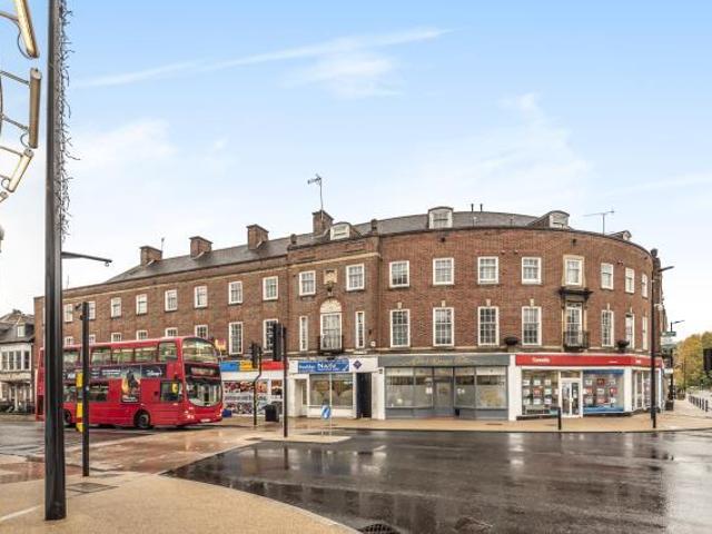 Apartment for rent in Daws Hill, Cressex