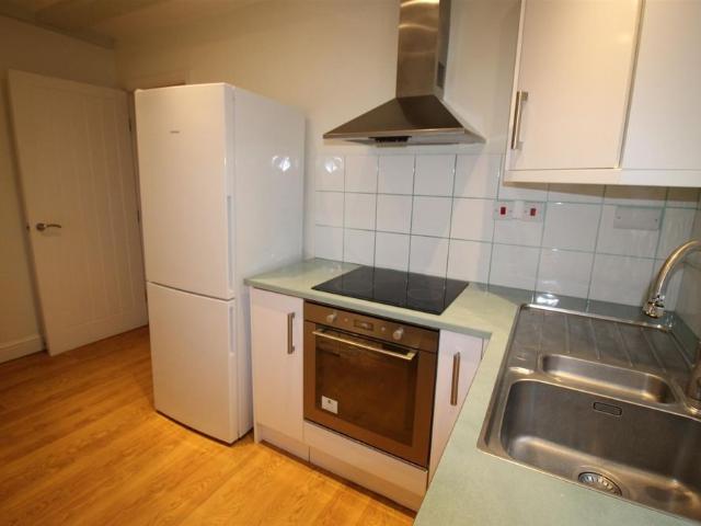 Apartment for rent in Daws Hill, Cressex