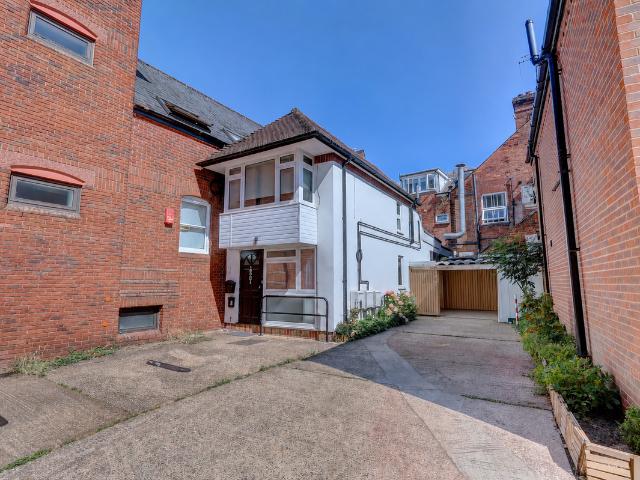 Studio for rent in Daws Hill, Cressex