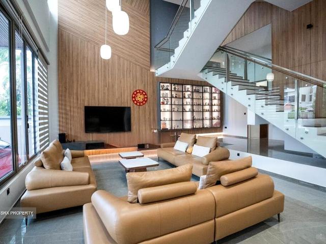 Detached House for sale