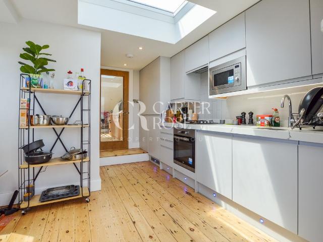 Apartment for rent in Furzedown, Greater London