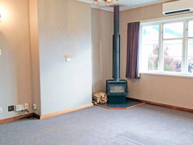 House for rent in Otakou