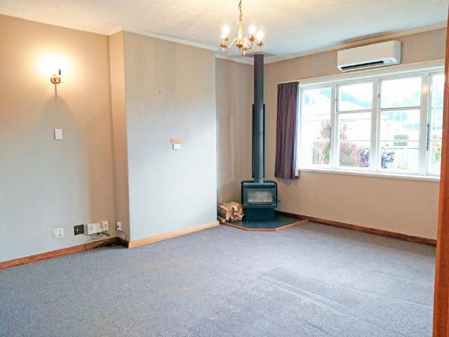 House for rent in Otakou