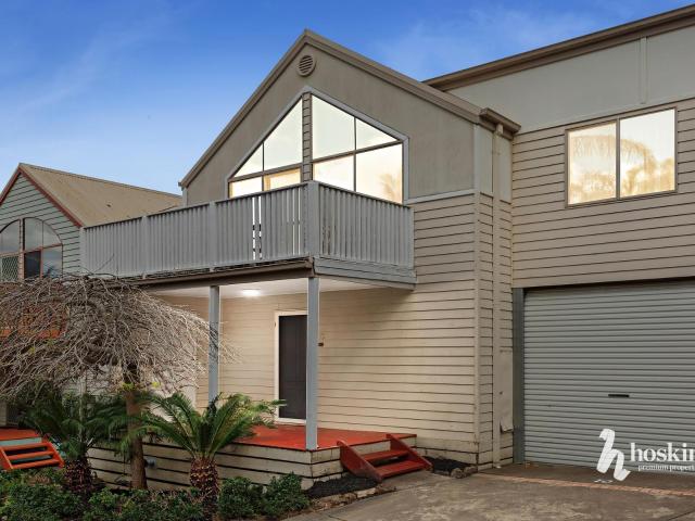 Townhouse for sale in Camerons Creek, Victoria