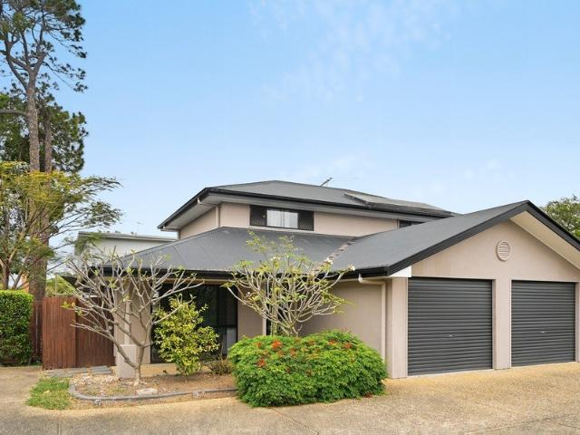 Townhouse for sale in Woody Point, Greater Brisbane