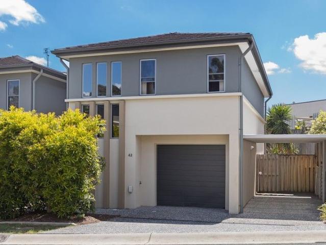 Townhouse for sale in Fernbrook, Queensland