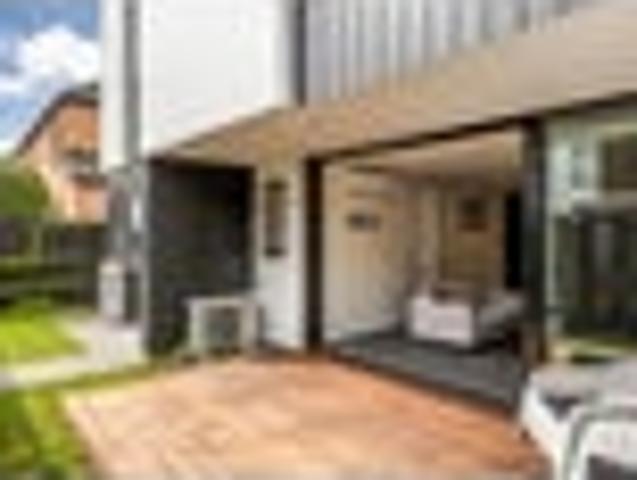 Townhouse for sale in Heathcote, Canterbury