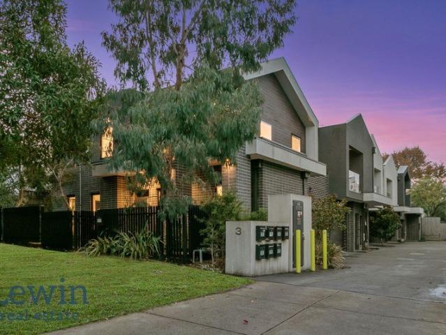 Townhouse for sale in Camerons Creek, Victoria