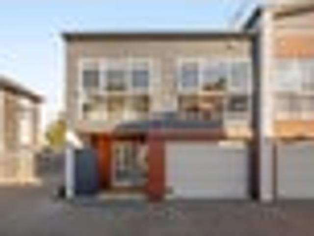 Townhouse for sale in Frankton