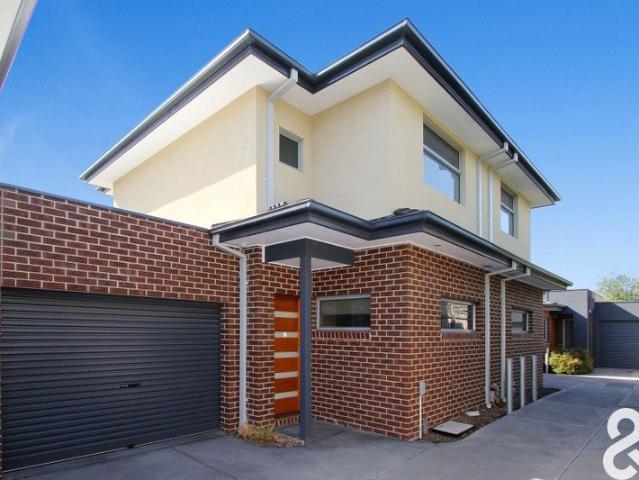 Townhouse for rent in Camerons Creek, Victoria