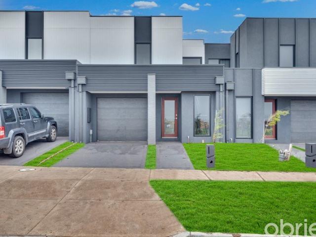 Townhouse for rent in Kinsford, Melbourne