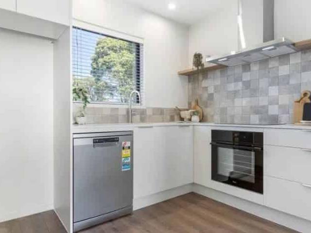 Townhouse for rent in Awhitu