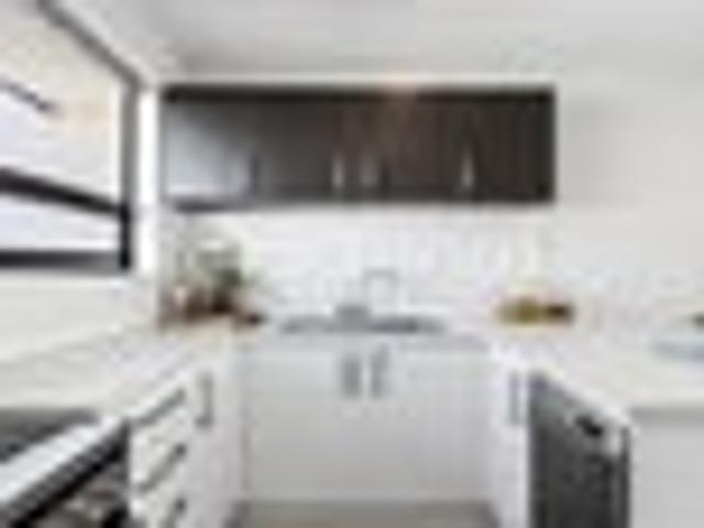 Townhouse for sale in Edgeware, Canterbury