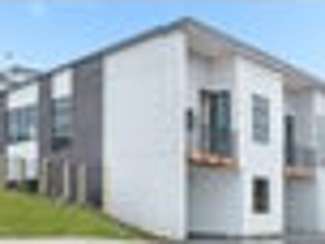 Townhouse for sale in Brookfield