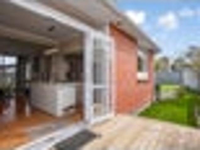 Apartment for sale in Days Bay, Wellington