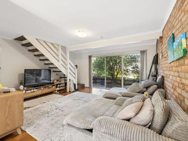Townhouse for rent in Underwood, Greater Brisbane