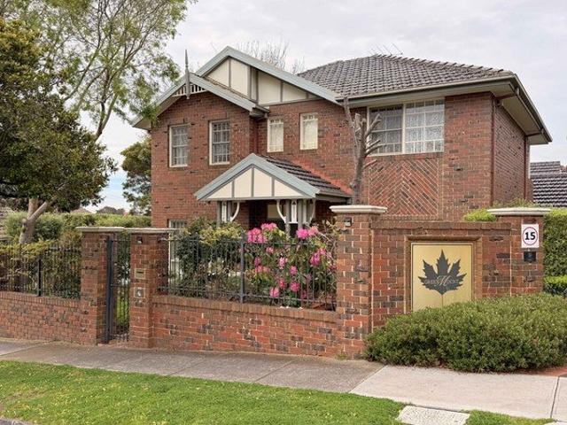 Townhouse for rent in Surrey Hills, Melbourne