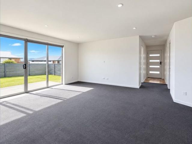 Apartment for rent in Shearwater, Tasmania