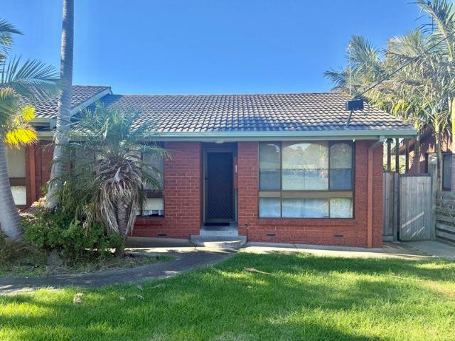 Townhouse for rent in Lakes Entrance, Victoria