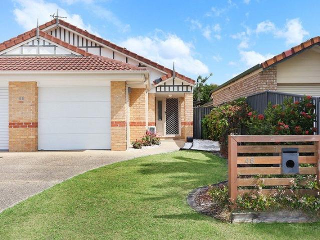 Duplex for sale in Biggera Waters, Gold Coast City