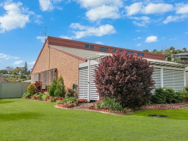 Villa for sale in Banora Point, New South Wales
