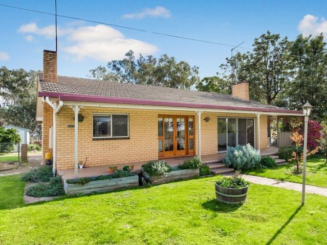 House for sale in Arnold, Victoria