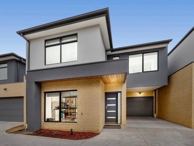 Townhouse for sale in Camerons Creek, Victoria