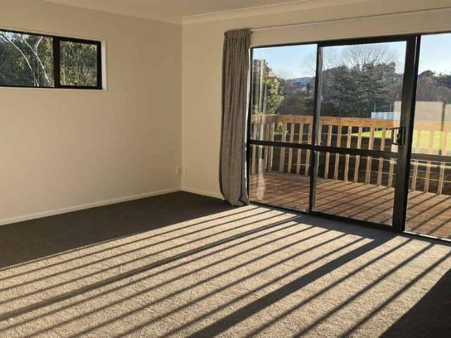 Townhouse for rent in Paremoremo