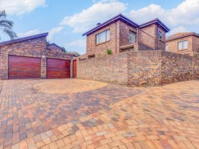 Townhouse for sale in Sandton, Gauteng