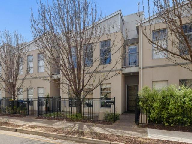 Townhouse for sale in Findon, Adelaide