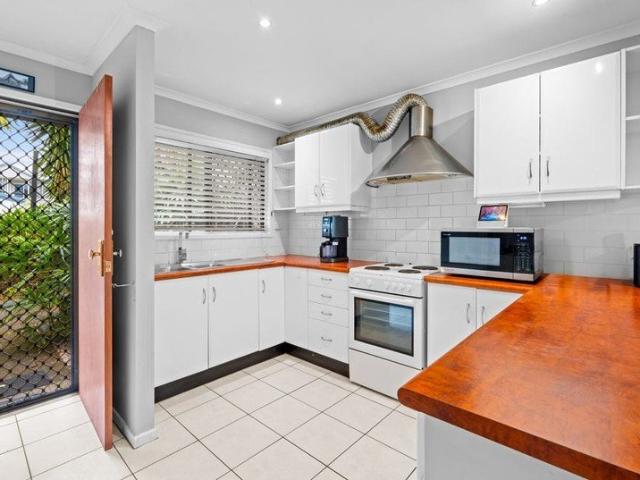 Townhouse for rent in Earlville, Cairns